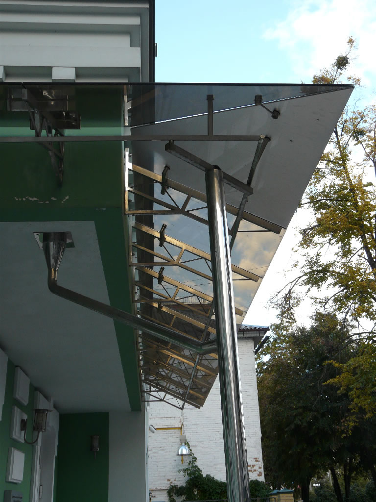 Студія художнього кування «Стиль» в Полтаві виготовляє вироби з нержавіючої сталі